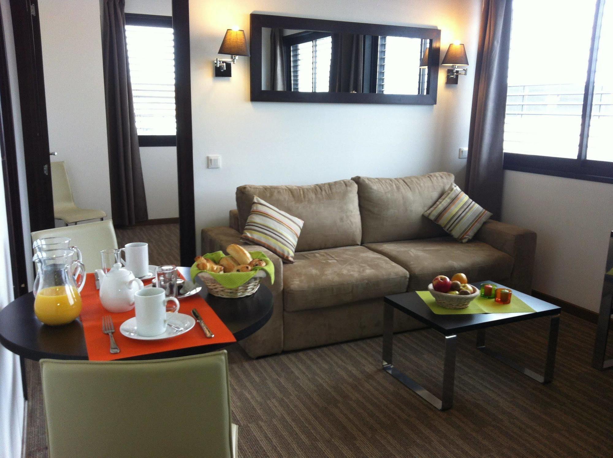 Zenitude Swiss Apparthotels Ferney Voltaire Dış mekan fotoğraf